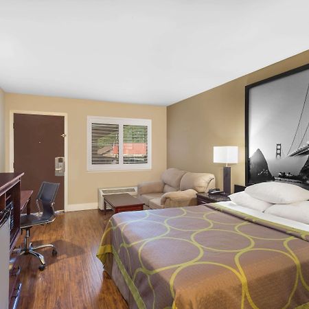 Super 8 By Wyndham Martinez Motel Esterno foto