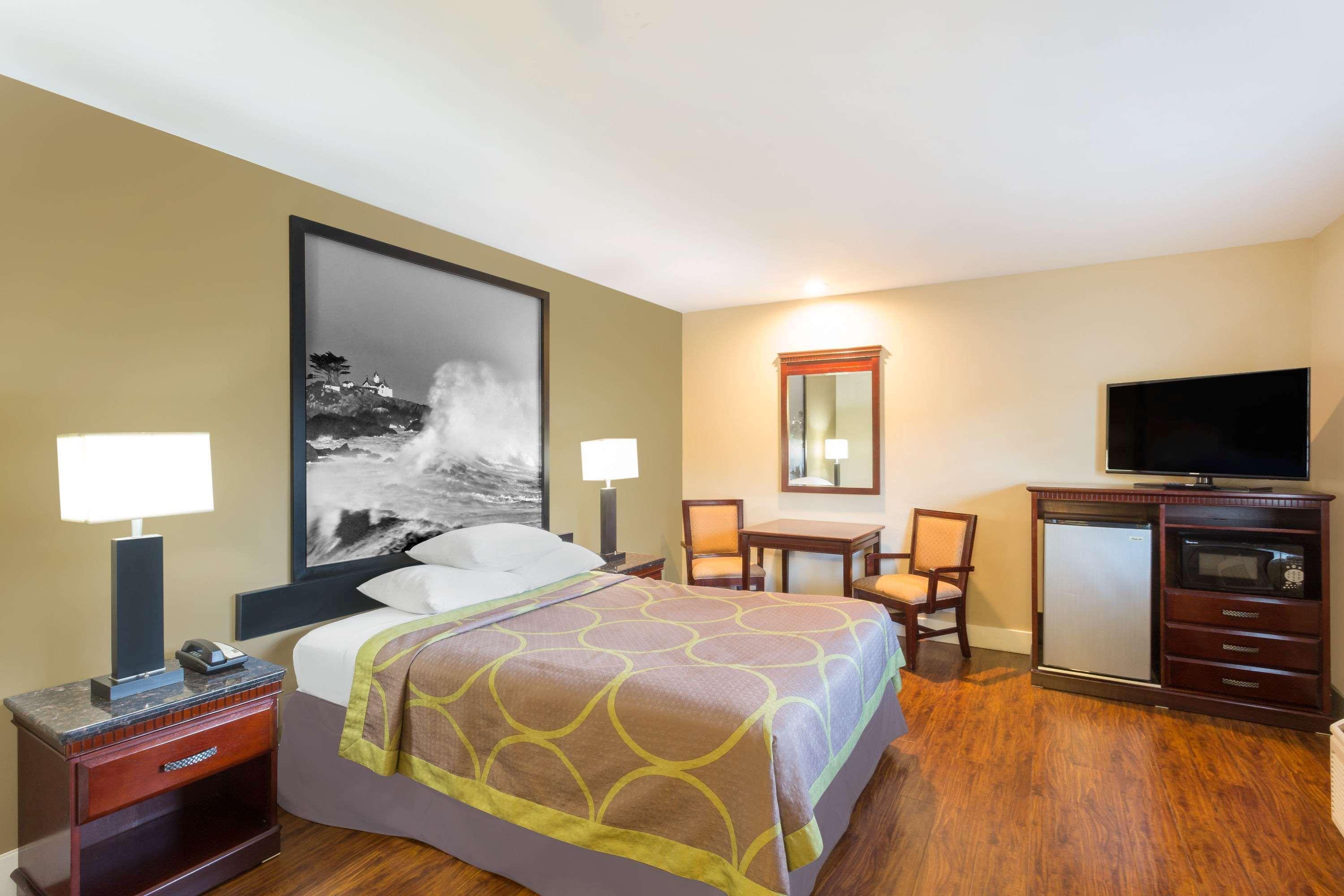 Super 8 By Wyndham Martinez Motel Esterno foto