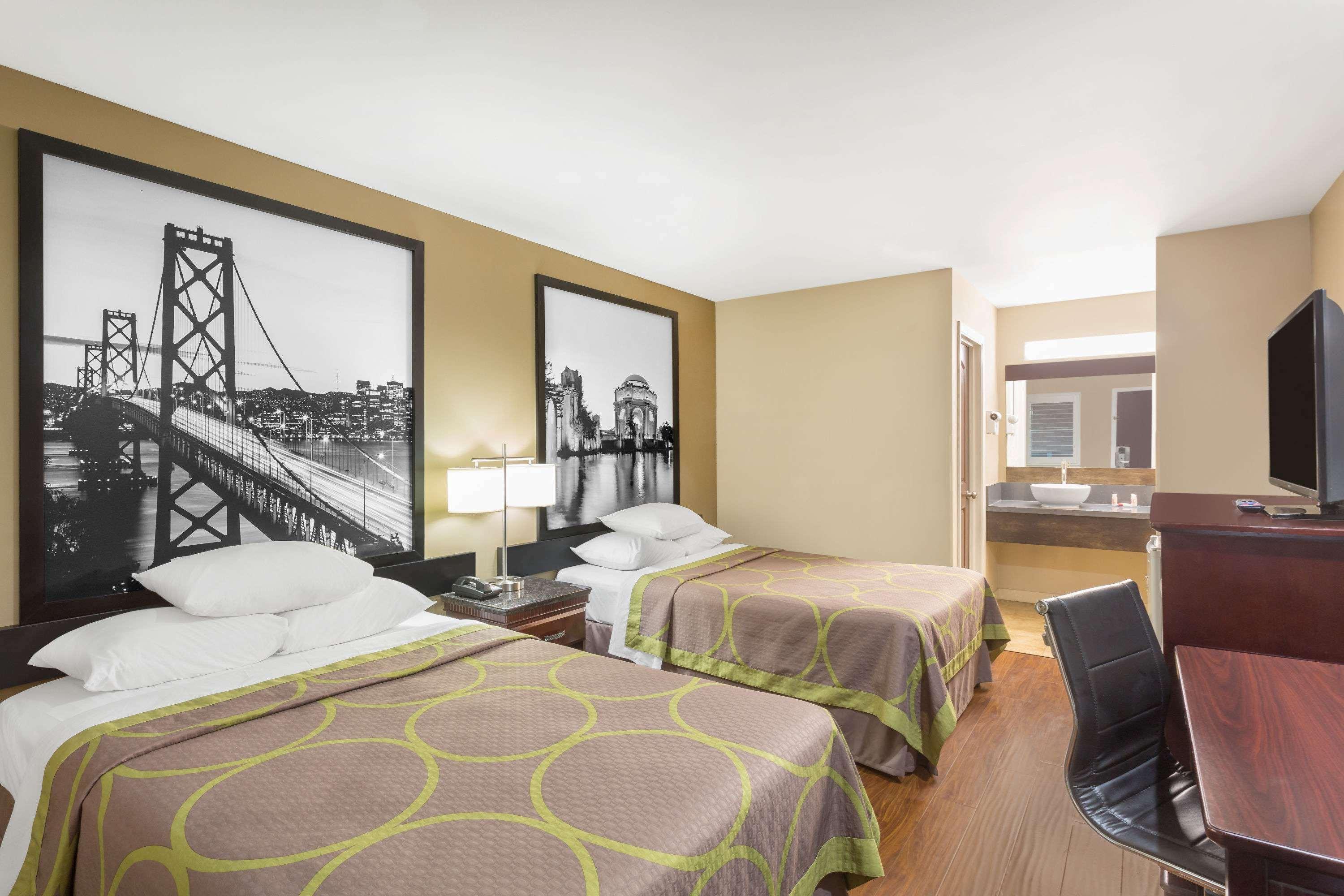Super 8 By Wyndham Martinez Motel Esterno foto