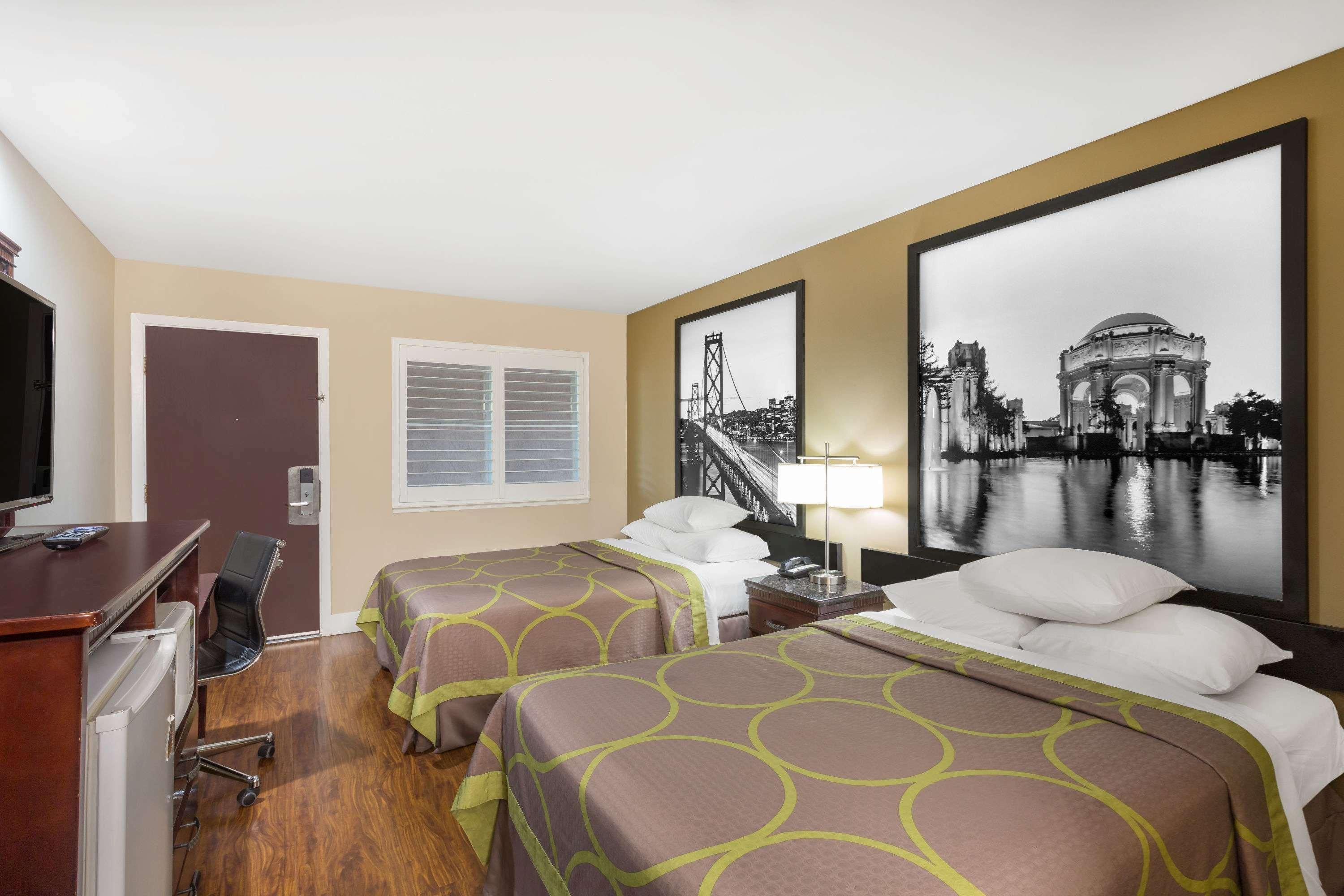 Super 8 By Wyndham Martinez Motel Esterno foto