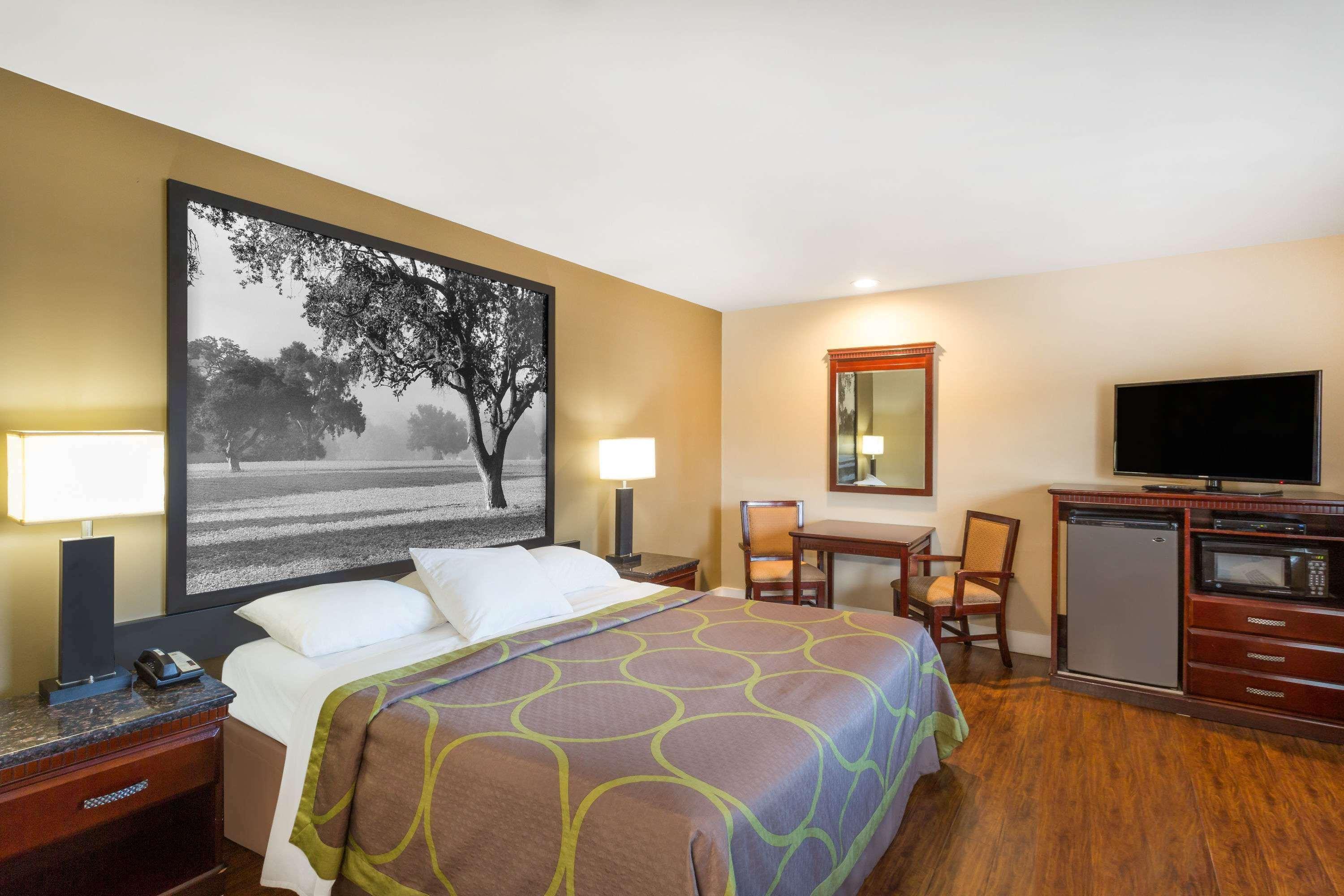 Super 8 By Wyndham Martinez Motel Esterno foto