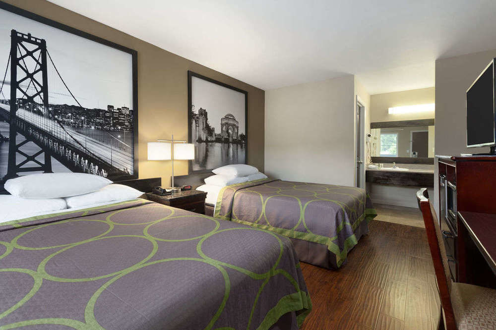 Super 8 By Wyndham Martinez Motel Esterno foto
