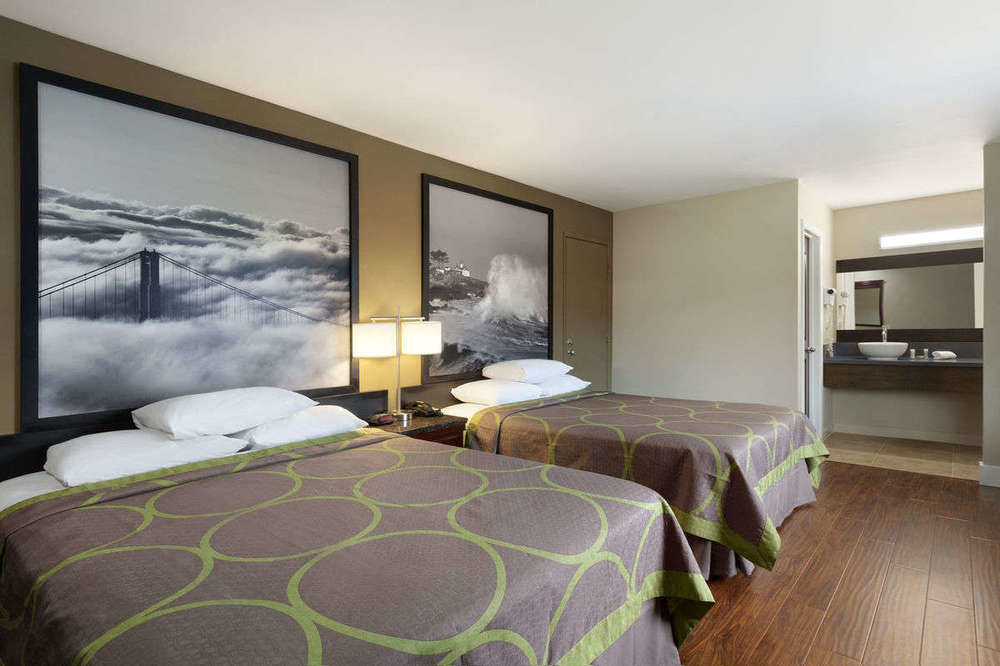 Super 8 By Wyndham Martinez Motel Esterno foto