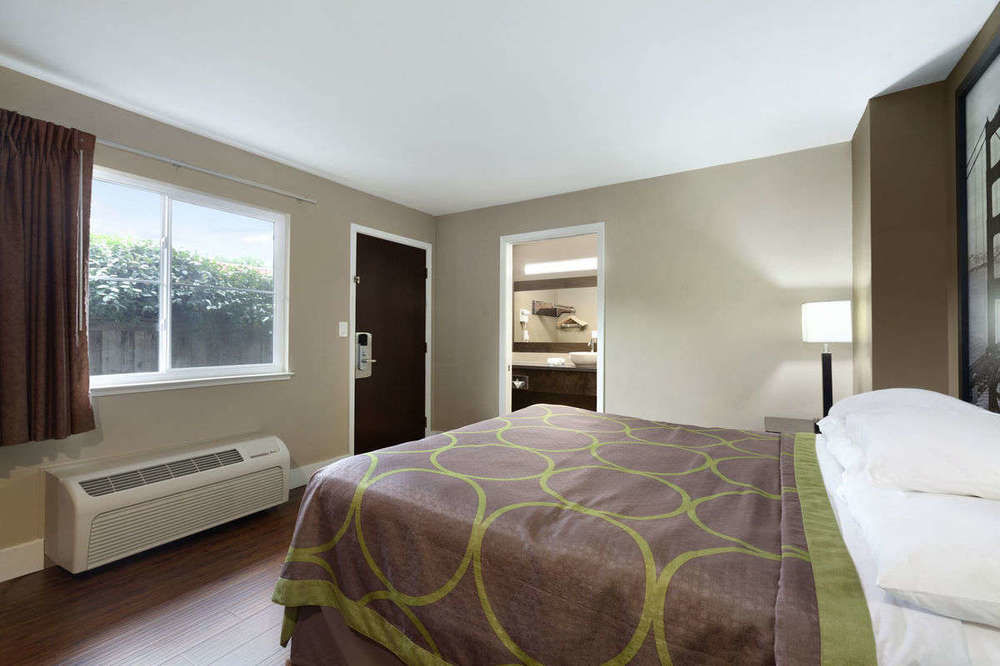 Super 8 By Wyndham Martinez Motel Esterno foto